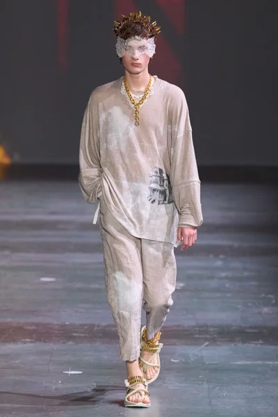 Look 5